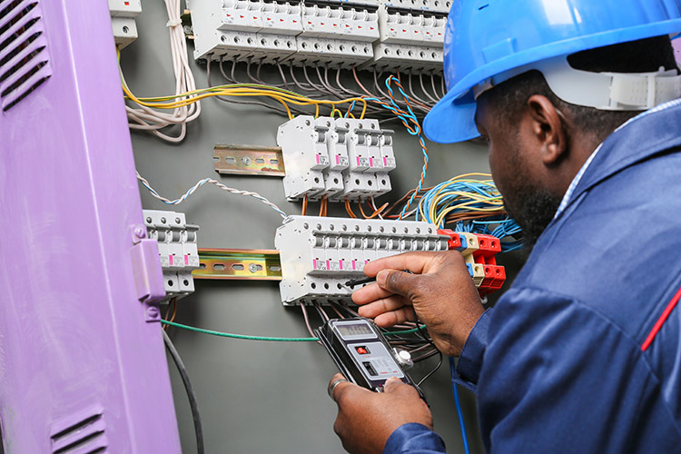 Comment obtenir une habilitation électrique, La Réunion<br>Obtenir une habilitation électrique, La Réunion<br>Détenir une habilitation électrique, La Réunion